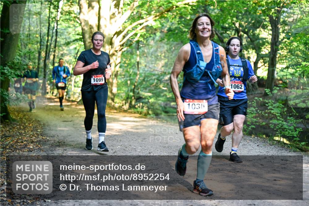 28.09.2025 - 33. Volkslauf durch das schöne Alstertal Dr. Thomas Lammeyer http://msf.ph/oto/8952254 28.09.2025 10:20:50 Laufen 1099, 1035, 1062 meine-sportfotos.de