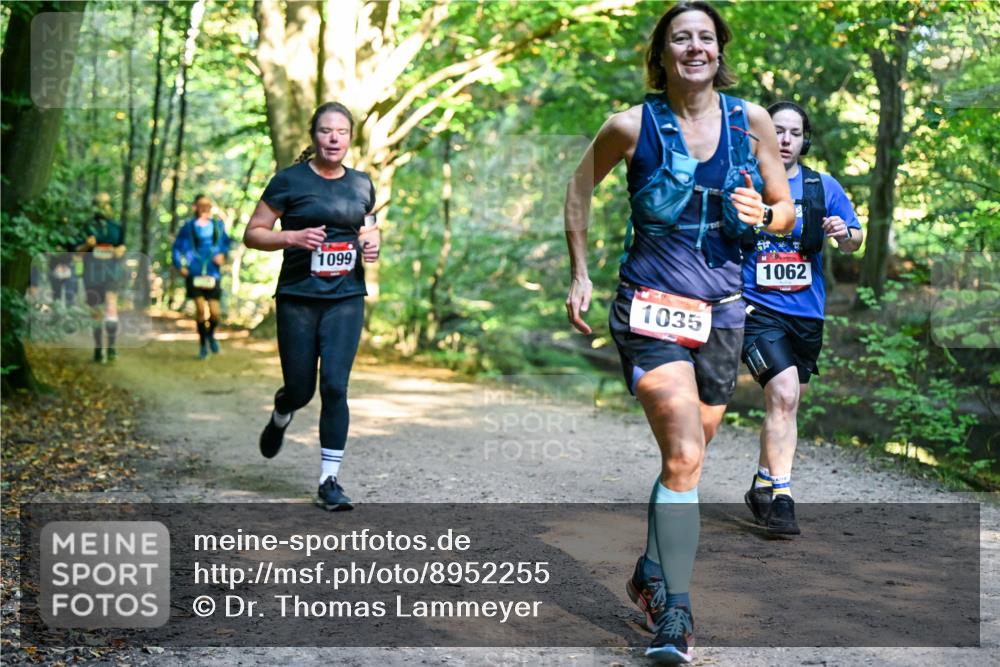 28.09.2025 - 33. Volkslauf durch das schöne Alstertal Dr. Thomas Lammeyer http://msf.ph/oto/8952255 28.09.2025 10:20:51 Laufen 1099, 1035, 1062 meine-sportfotos.de