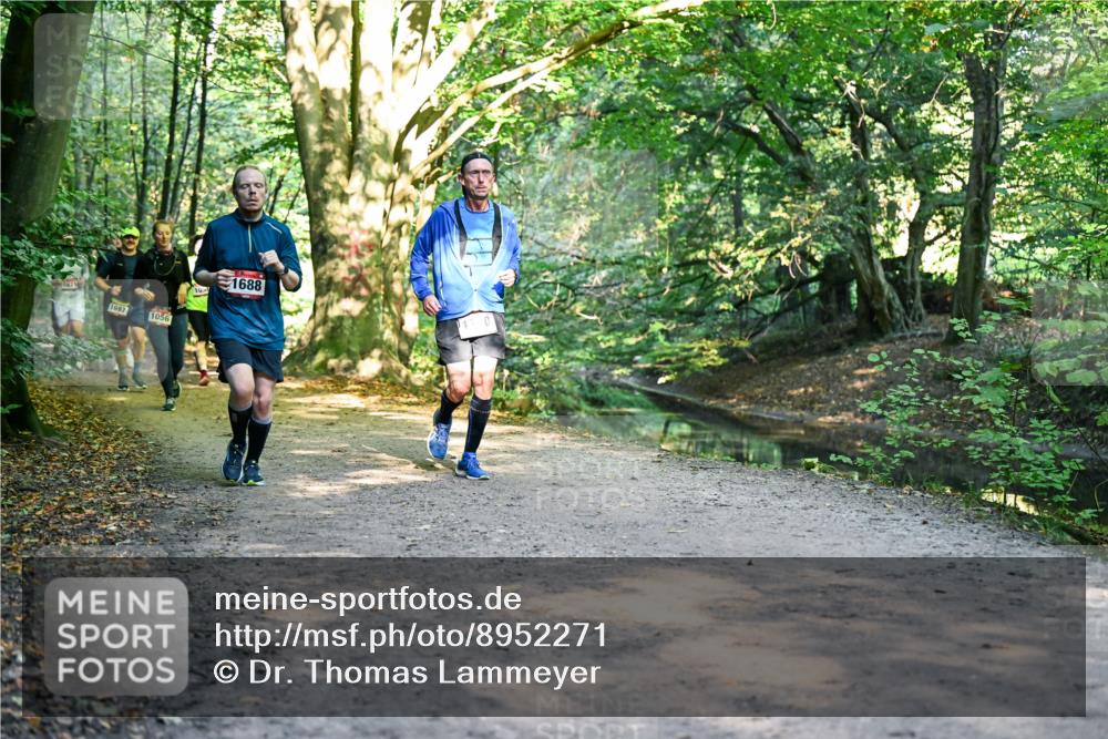 28.09.2025 - 33. Volkslauf durch das schöne Alstertal Dr. Thomas Lammeyer http://msf.ph/oto/8952271 28.09.2025 10:20:54 Laufen 1697, 1056, 10, 1688 meine-sportfotos.de