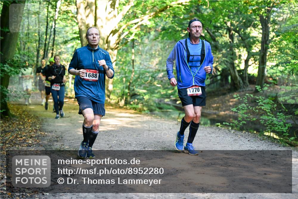 28.09.2025 - 33. Volkslauf durch das schöne Alstertal Dr. Thomas Lammeyer http://msf.ph/oto/8952280 28.09.2025 10:20:55 Laufen 1056, 1688, 1770 meine-sportfotos.de
