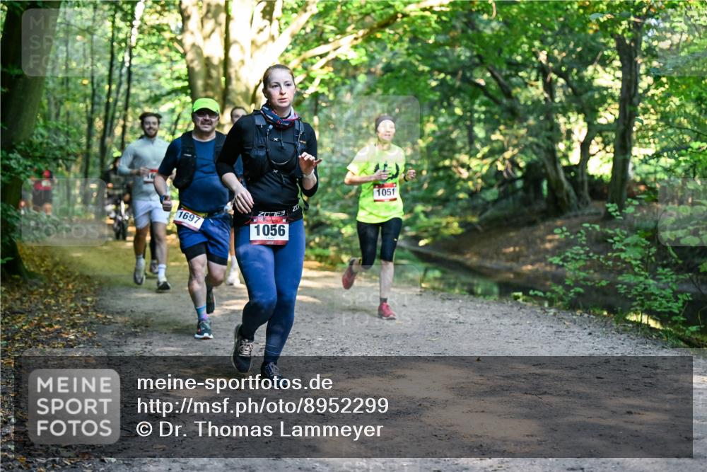 28.09.2025 - 33. Volkslauf durch das schöne Alstertal Dr. Thomas Lammeyer http://msf.ph/oto/8952299 28.09.2025 10:20:59 Laufen 1697, 1056, 1051 meine-sportfotos.de