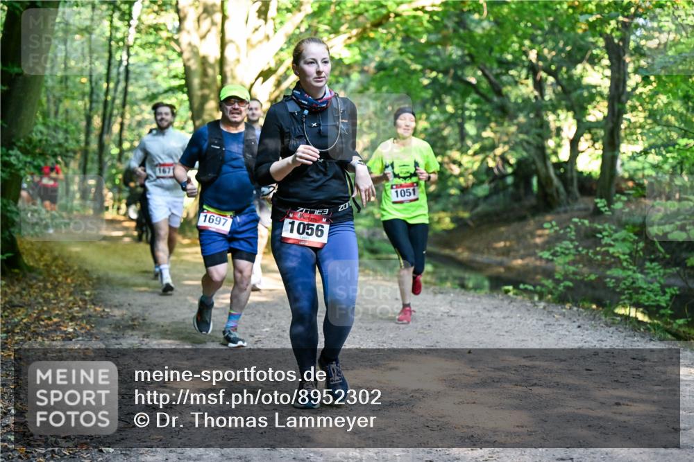 28.09.2025 - 33. Volkslauf durch das schöne Alstertal Dr. Thomas Lammeyer http://msf.ph/oto/8952302 28.09.2025 10:20:59 Laufen 1697, 1056, 1051 meine-sportfotos.de