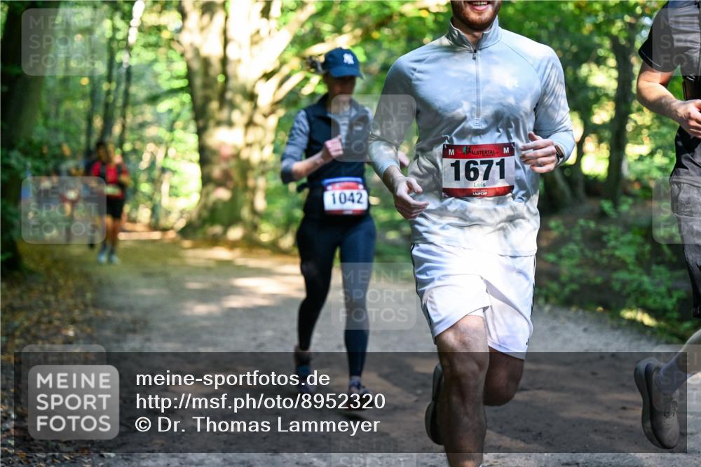 28.09.2025 - 33. Volkslauf durch das schöne Alstertal Dr. Thomas Lammeyer http://msf.ph/oto/8952320 28.09.2025 10:21:02 Laufen 1042, 1671 meine-sportfotos.de