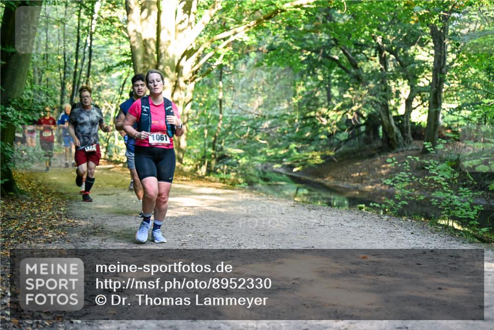 28.09.2025 - 33. Volkslauf durch das schöne Alstertal Dr. Thomas Lammeyer http://msf.ph/oto/8952330 28.09.2025 10:21:06 Laufen 1977, 15, 1724, 1061 meine-sportfotos.de