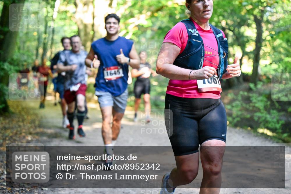 28.09.2025 - 33. Volkslauf durch das schöne Alstertal Dr. Thomas Lammeyer http://msf.ph/oto/8952342 28.09.2025 10:21:08 Laufen 1645, 1961 meine-sportfotos.de