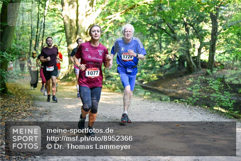 28.09.2025 - 33. Volkslauf durch das schöne Alstertal Dr. Thomas Lammeyer http://msf.ph/oto/8952366 28.09.2025 10:21:12 Laufen 1710, 1077, 1728 meine-sportfotos.de