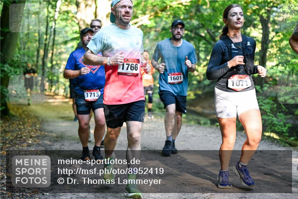 28.09.2025 - 33. Volkslauf durch das schöne Alstertal Dr. Thomas Lammeyer http://msf.ph/oto/8952419 28.09.2025 10:21:22 Laufen 1713, 1766, 1601, 1071 meine-sportfotos.de