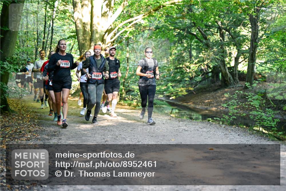 28.09.2025 - 33. Volkslauf durch das schöne Alstertal Dr. Thomas Lammeyer http://msf.ph/oto/8952461 28.09.2025 10:21:35 Laufen 1102, 1087, 1834 meine-sportfotos.de