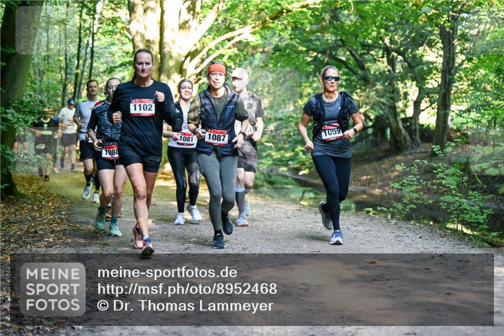 28.09.2025 - 33. Volkslauf durch das schöne Alstertal Dr. Thomas Lammeyer http://msf.ph/oto/8952468 28.09.2025 10:21:36 Laufen 1088, 1102, 1081, 1087, 1059 meine-sportfotos.de