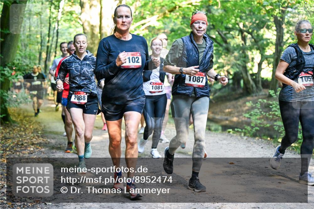 28.09.2025 - 33. Volkslauf durch das schöne Alstertal Dr. Thomas Lammeyer http://msf.ph/oto/8952474 28.09.2025 10:21:37 Laufen 1088, 102, 1081, 1087, 059 meine-sportfotos.de