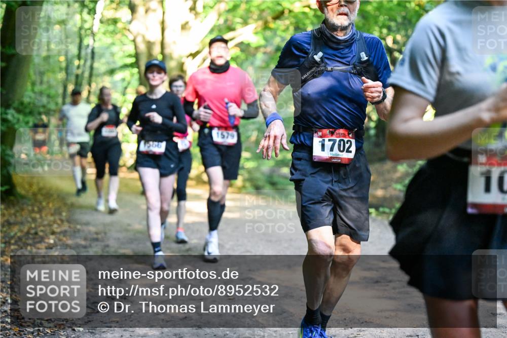 28.09.2025 - 33. Volkslauf durch das schöne Alstertal Dr. Thomas Lammeyer http://msf.ph/oto/8952532 28.09.2025 10:21:48 Laufen 1579, 1566, 1702, 10 meine-sportfotos.de