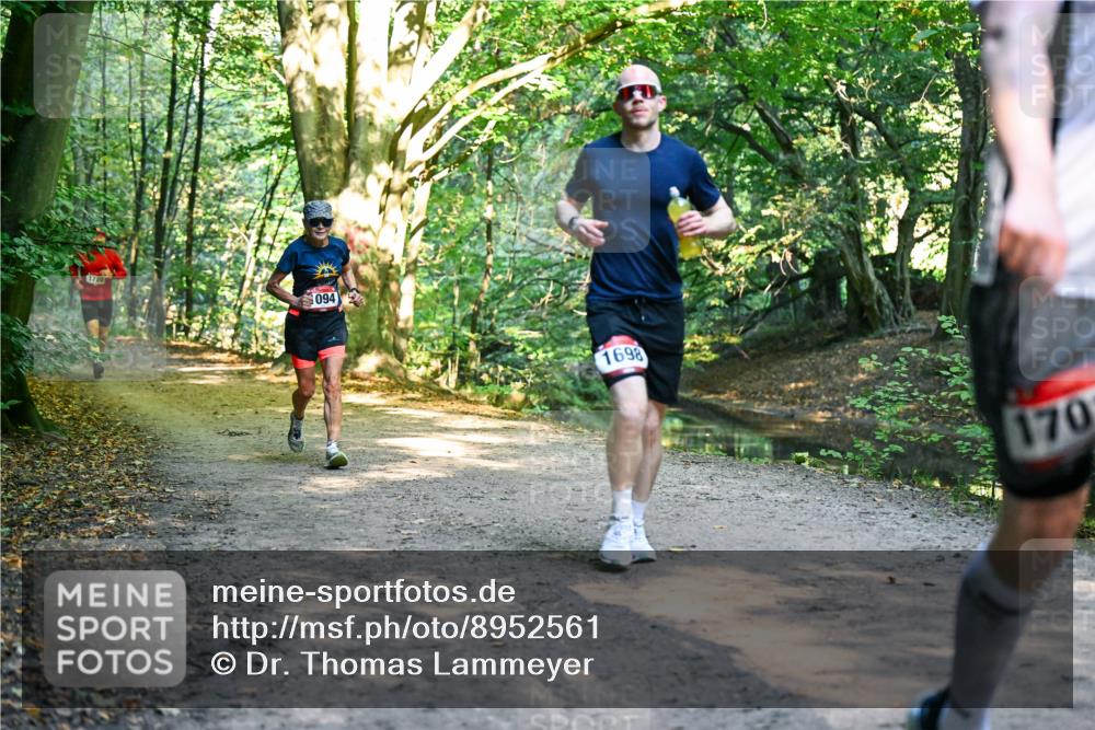 28.09.2025 - 33. Volkslauf durch das schöne Alstertal Dr. Thomas Lammeyer http://msf.ph/oto/8952561 28.09.2025 10:21:53 Laufen 1720, 094, 1698, 170 meine-sportfotos.de
