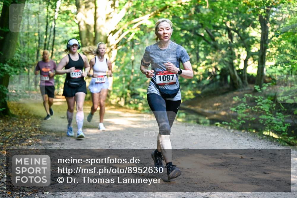 28.09.2025 - 33. Volkslauf durch das schöne Alstertal Dr. Thomas Lammeyer http://msf.ph/oto/8952630 28.09.2025 10:22:12 Laufen 1072, 1093, 1097 meine-sportfotos.de