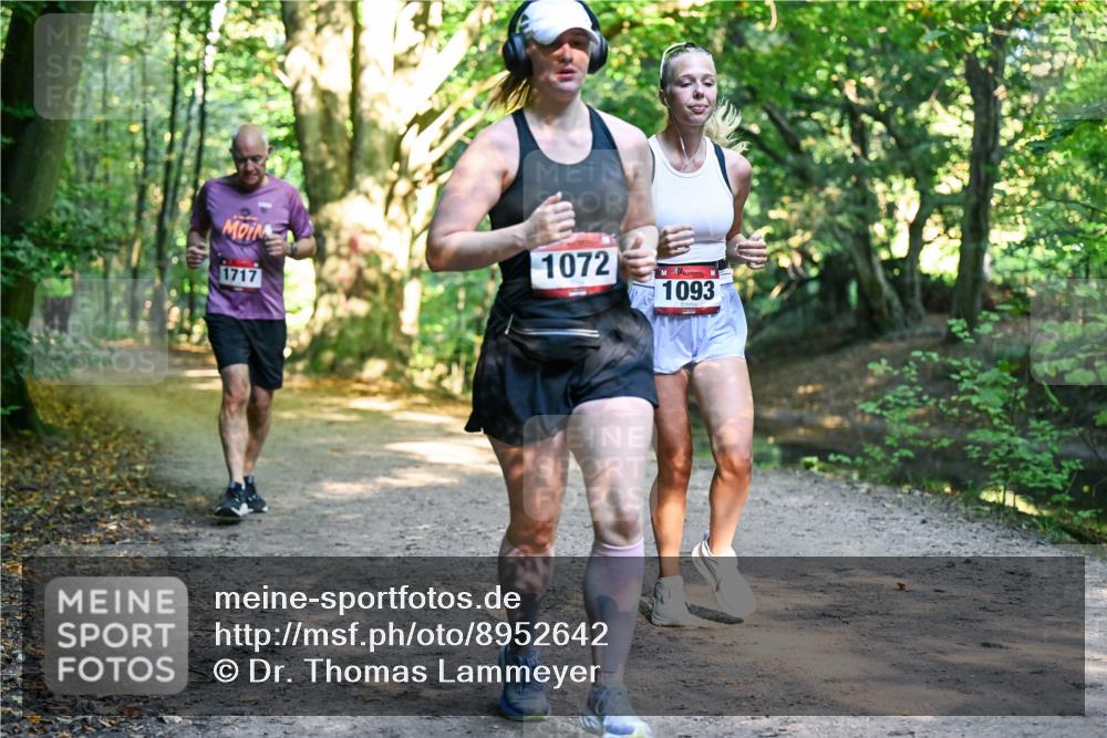 28.09.2025 - 33. Volkslauf durch das schöne Alstertal Dr. Thomas Lammeyer http://msf.ph/oto/8952642 28.09.2025 10:22:14 Laufen 1717, 1072, 1093 meine-sportfotos.de