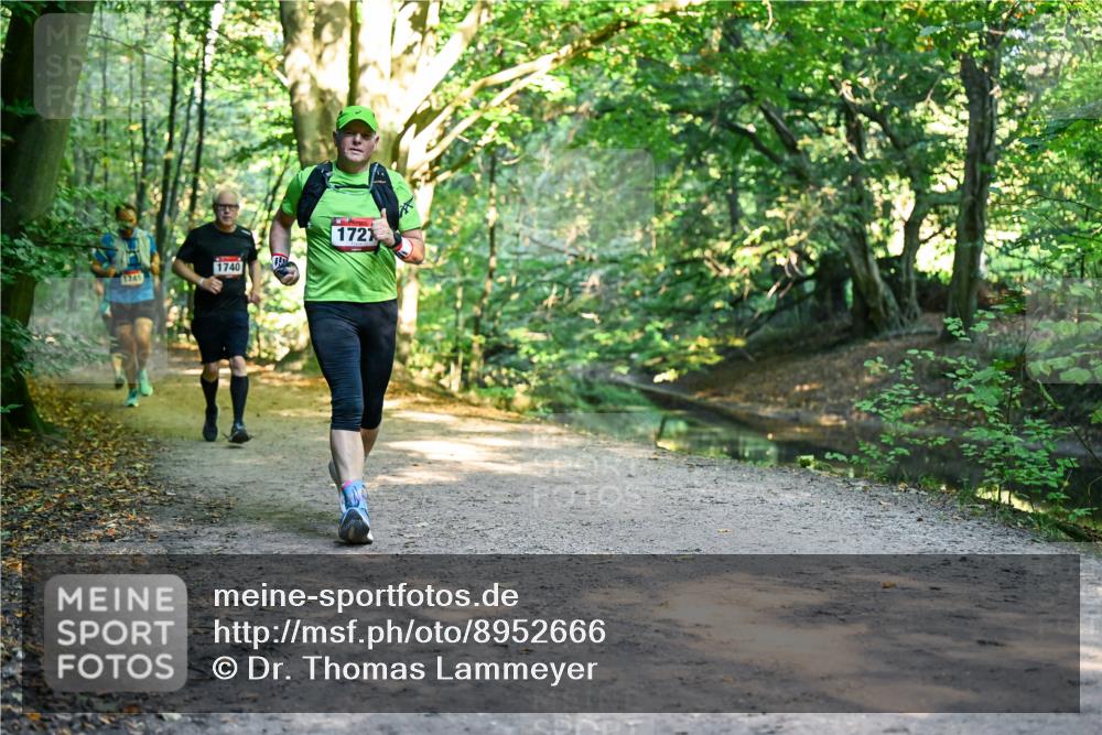 28.09.2025 - 33. Volkslauf durch das schöne Alstertal Dr. Thomas Lammeyer http://msf.ph/oto/8952666 28.09.2025 10:22:22 Laufen 1945, 1740, 172 meine-sportfotos.de