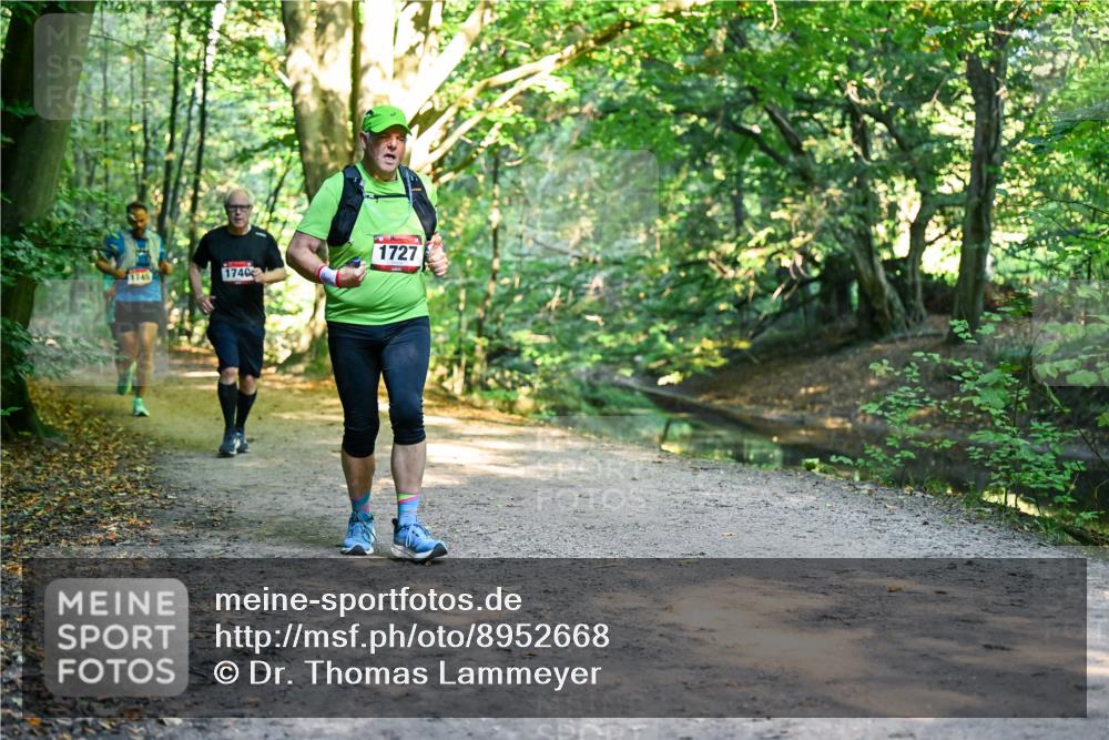 28.09.2025 - 33. Volkslauf durch das schöne Alstertal Dr. Thomas Lammeyer http://msf.ph/oto/8952668 28.09.2025 10:22:22 Laufen 1745, 1740, 1727 meine-sportfotos.de