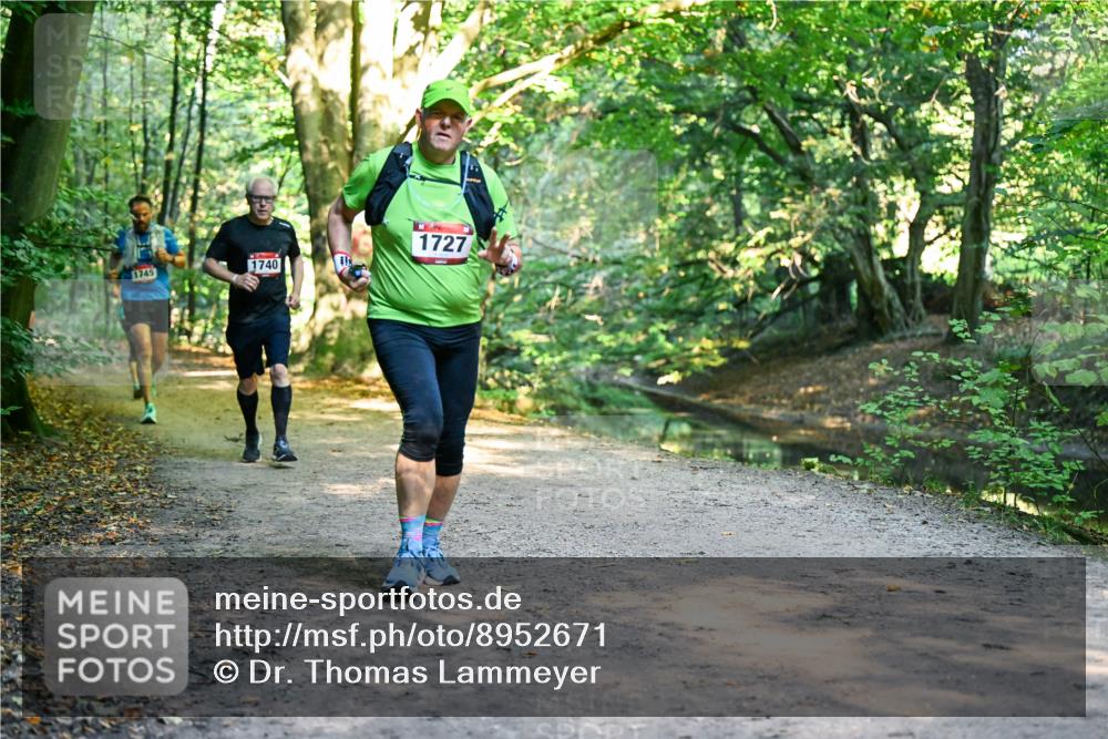 28.09.2025 - 33. Volkslauf durch das schöne Alstertal Dr. Thomas Lammeyer http://msf.ph/oto/8952671 28.09.2025 10:22:22 Laufen 1745, 1740, 1727 meine-sportfotos.de