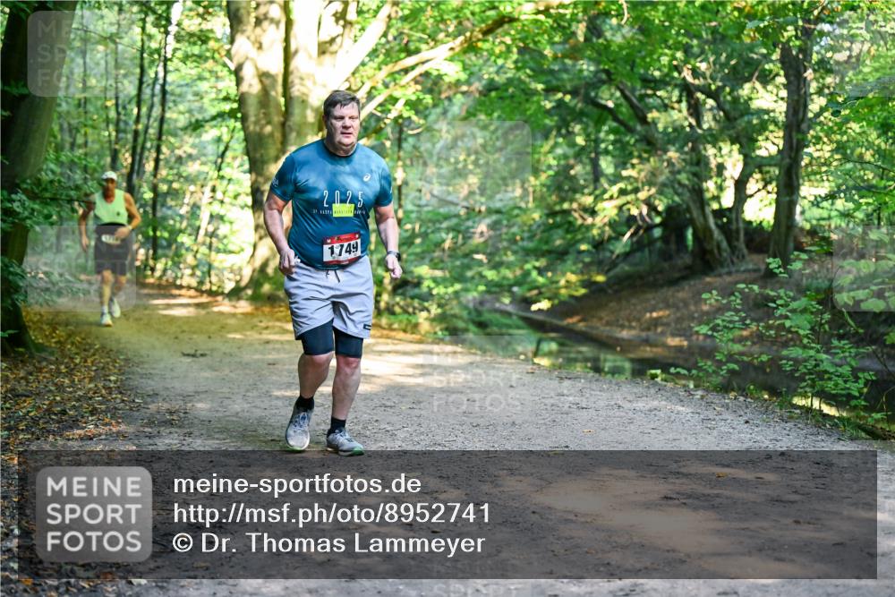 28.09.2025 - 33. Volkslauf durch das schöne Alstertal Dr. Thomas Lammeyer http://msf.ph/oto/8952741 28.09.2025 10:22:47 Laufen 2025, 39, 1749 meine-sportfotos.de
