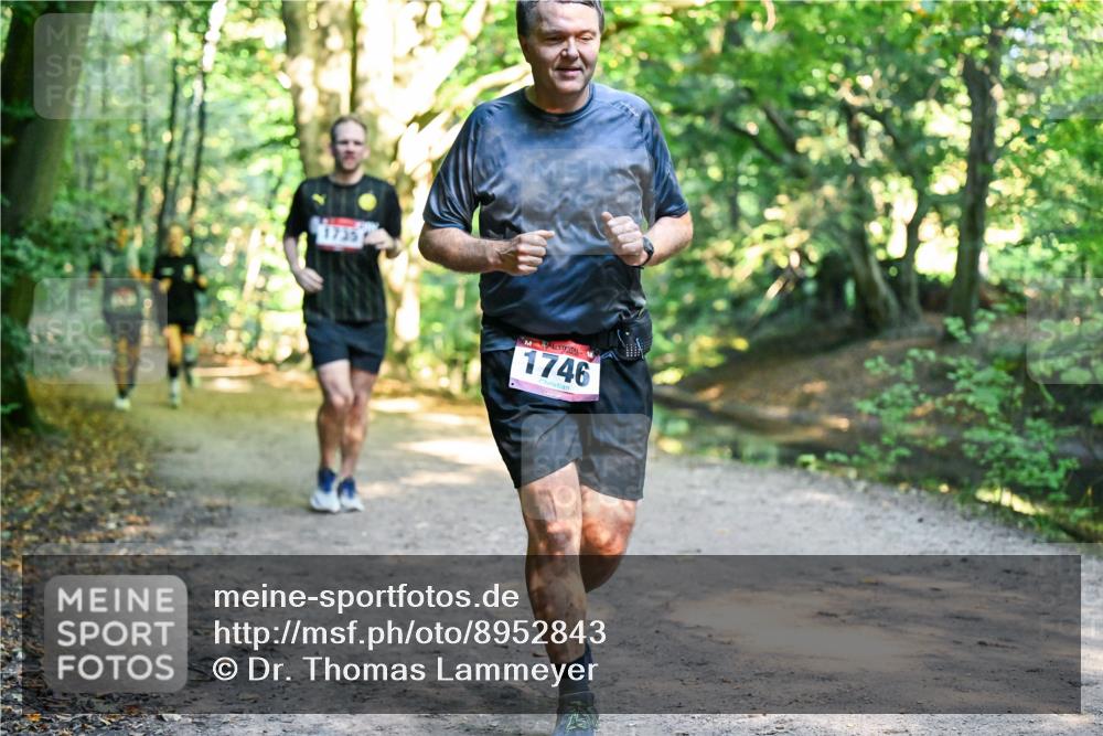 28.09.2025 - 33. Volkslauf durch das schöne Alstertal Dr. Thomas Lammeyer http://msf.ph/oto/8952843 28.09.2025 10:23:23 Laufen 1735, 1746 meine-sportfotos.de