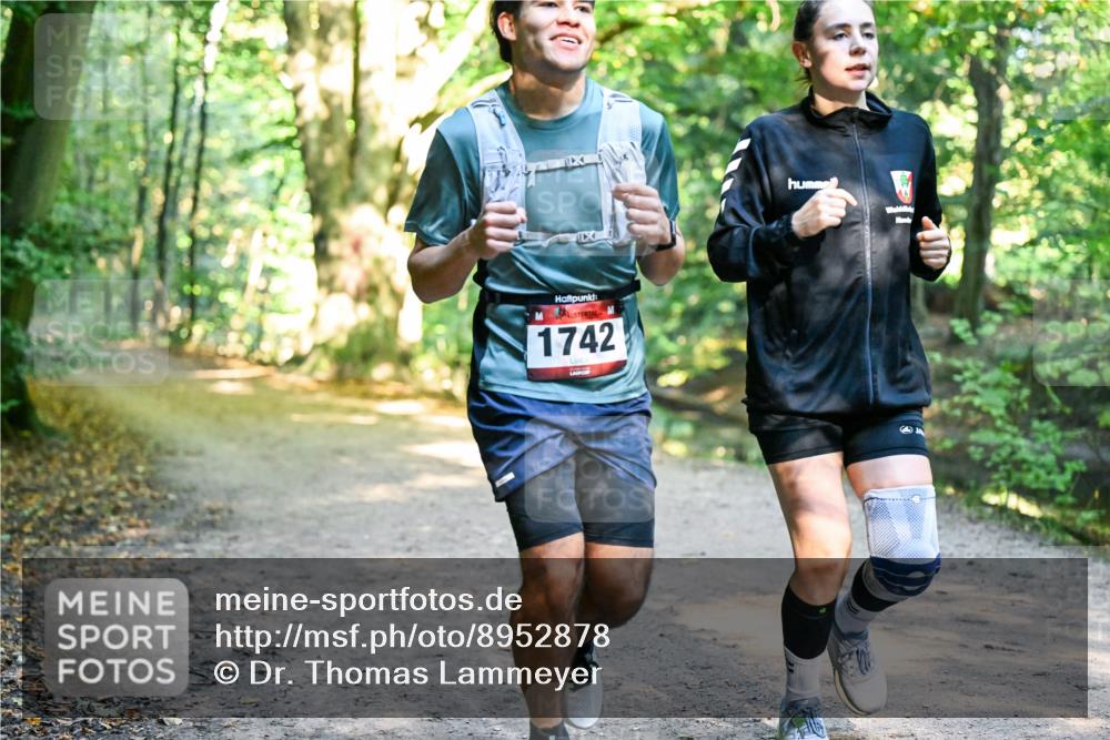 28.09.2025 - 33. Volkslauf durch das schöne Alstertal Dr. Thomas Lammeyer http://msf.ph/oto/8952878 28.09.2025 10:23:29 Laufen 1742, 49 meine-sportfotos.de