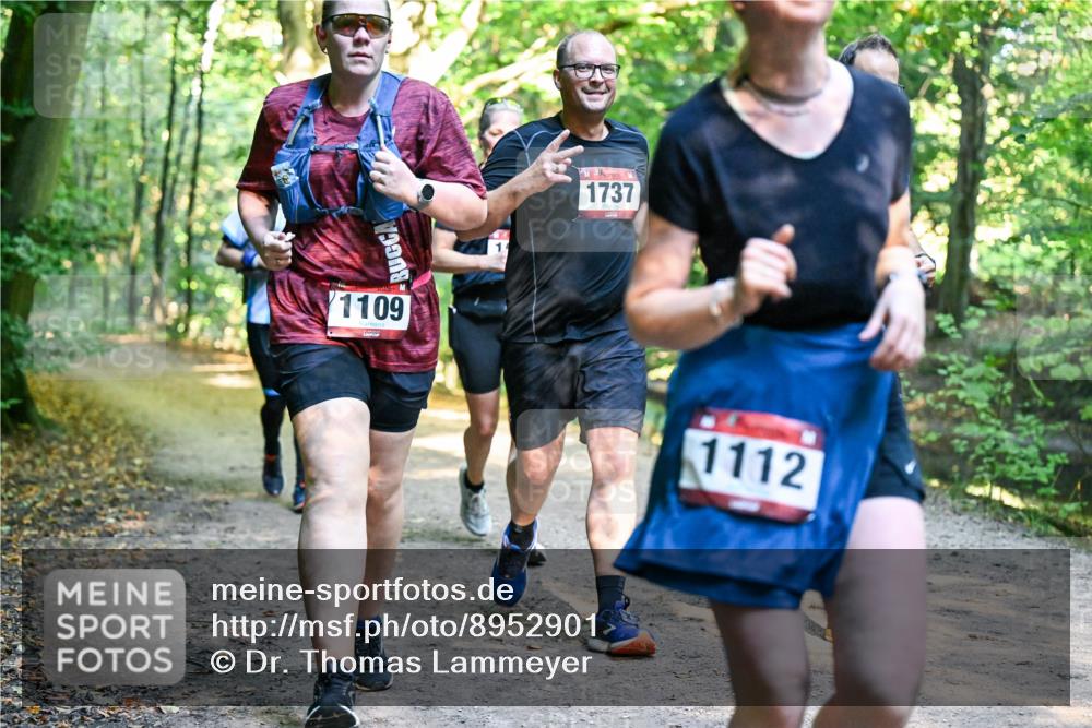 28.09.2025 - 33. Volkslauf durch das schöne Alstertal Dr. Thomas Lammeyer http://msf.ph/oto/8952901 28.09.2025 10:23:43 Laufen 1109, 1, 1737, 1112 meine-sportfotos.de