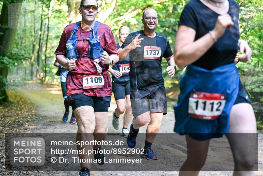 28.09.2025 - 33. Volkslauf durch das schöne Alstertal Dr. Thomas Lammeyer http://msf.ph/oto/8952902 28.09.2025 10:23:43 Laufen 1109, 109, 1737, 1112 meine-sportfotos.de