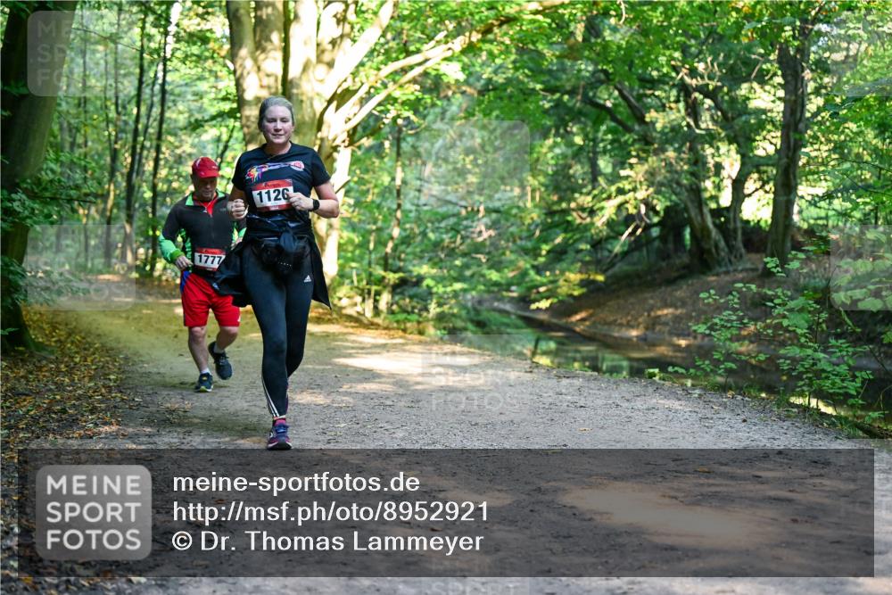 28.09.2025 - 33. Volkslauf durch das schöne Alstertal Dr. Thomas Lammeyer http://msf.ph/oto/8952921 28.09.2025 10:24:00 Laufen 1777, 1126 meine-sportfotos.de