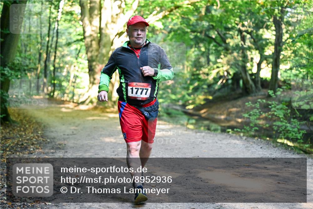 28.09.2025 - 33. Volkslauf durch das schöne Alstertal Dr. Thomas Lammeyer http://msf.ph/oto/8952936 28.09.2025 10:24:03 Laufen 1777 meine-sportfotos.de