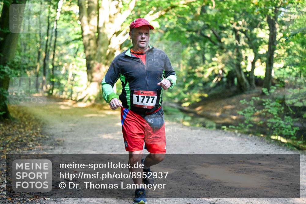 28.09.2025 - 33. Volkslauf durch das schöne Alstertal Dr. Thomas Lammeyer http://msf.ph/oto/8952937 28.09.2025 10:24:03 Laufen 1777 meine-sportfotos.de