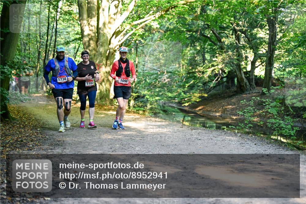 28.09.2025 - 33. Volkslauf durch das schöne Alstertal Dr. Thomas Lammeyer http://msf.ph/oto/8952941 28.09.2025 10:24:15 Laufen 1738, 1103, 1098 meine-sportfotos.de