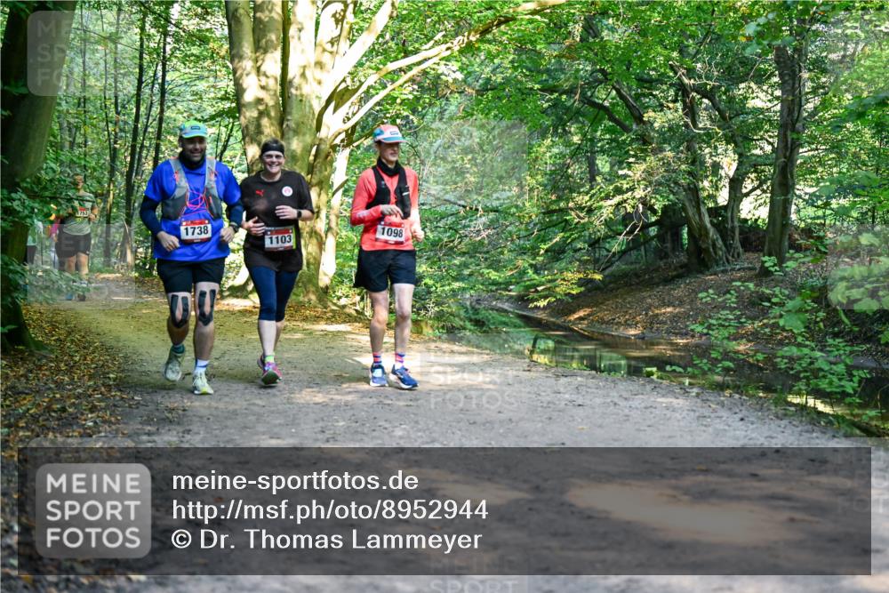 28.09.2025 - 33. Volkslauf durch das schöne Alstertal Dr. Thomas Lammeyer http://msf.ph/oto/8952944 28.09.2025 10:24:16 Laufen 1753, 1738, 1098, 1103 meine-sportfotos.de
