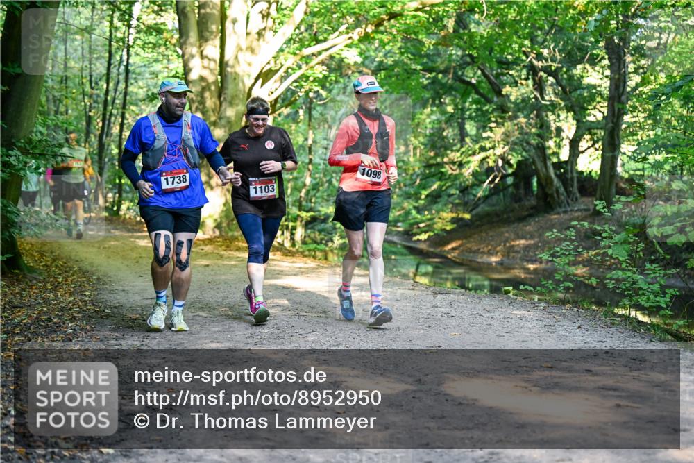 28.09.2025 - 33. Volkslauf durch das schöne Alstertal Dr. Thomas Lammeyer http://msf.ph/oto/8952950 28.09.2025 10:24:16 Laufen 1738, 1103, 1098 meine-sportfotos.de
