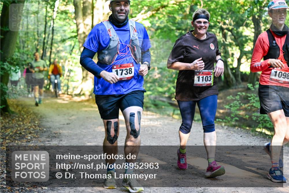 28.09.2025 - 33. Volkslauf durch das schöne Alstertal Dr. Thomas Lammeyer http://msf.ph/oto/8952963 28.09.2025 10:24:18 Laufen 1738, 1103, 1098 meine-sportfotos.de