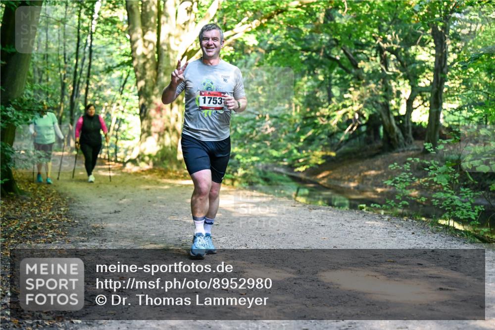 28.09.2025 - 33. Volkslauf durch das schöne Alstertal Dr. Thomas Lammeyer http://msf.ph/oto/8952980 28.09.2025 10:24:23 Laufen 1753, 10 meine-sportfotos.de