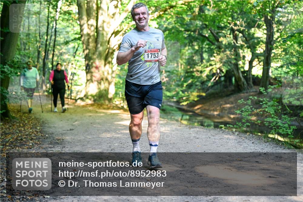 28.09.2025 - 33. Volkslauf durch das schöne Alstertal Dr. Thomas Lammeyer http://msf.ph/oto/8952983 28.09.2025 10:24:24 Laufen 10, 1753 meine-sportfotos.de