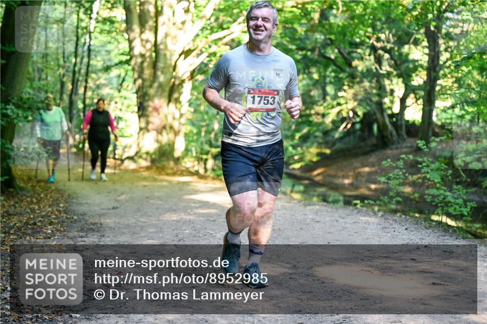 28.09.2025 - 33. Volkslauf durch das schöne Alstertal Dr. Thomas Lammeyer http://msf.ph/oto/8952985 28.09.2025 10:24:24 Laufen 10, 1753 meine-sportfotos.de