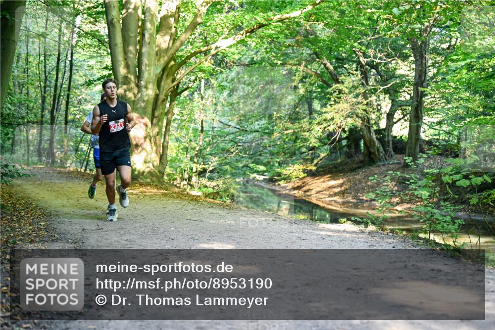 28.09.2025 - 33. Volkslauf durch das schöne Alstertal Dr. Thomas Lammeyer http://msf.ph/oto/8953190 28.09.2025 10:34:06 Laufen 2321 meine-sportfotos.de