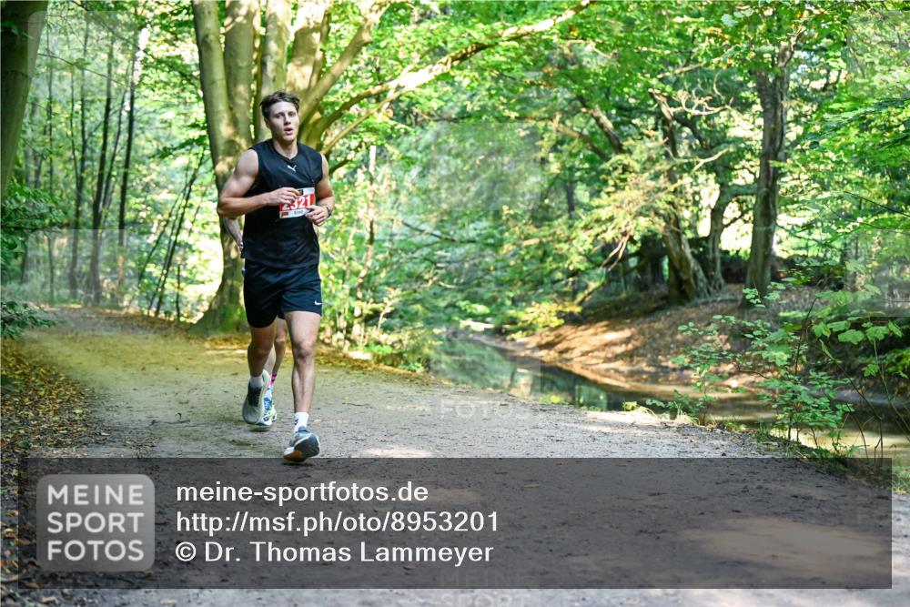 28.09.2025 - 33. Volkslauf durch das schöne Alstertal Dr. Thomas Lammeyer http://msf.ph/oto/8953201 28.09.2025 10:34:07 Laufen  meine-sportfotos.de