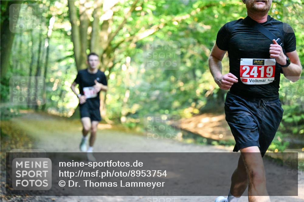 28.09.2025 - 33. Volkslauf durch das schöne Alstertal Dr. Thomas Lammeyer http://msf.ph/oto/8953754 28.09.2025 10:36:40 Laufen 2419 meine-sportfotos.de