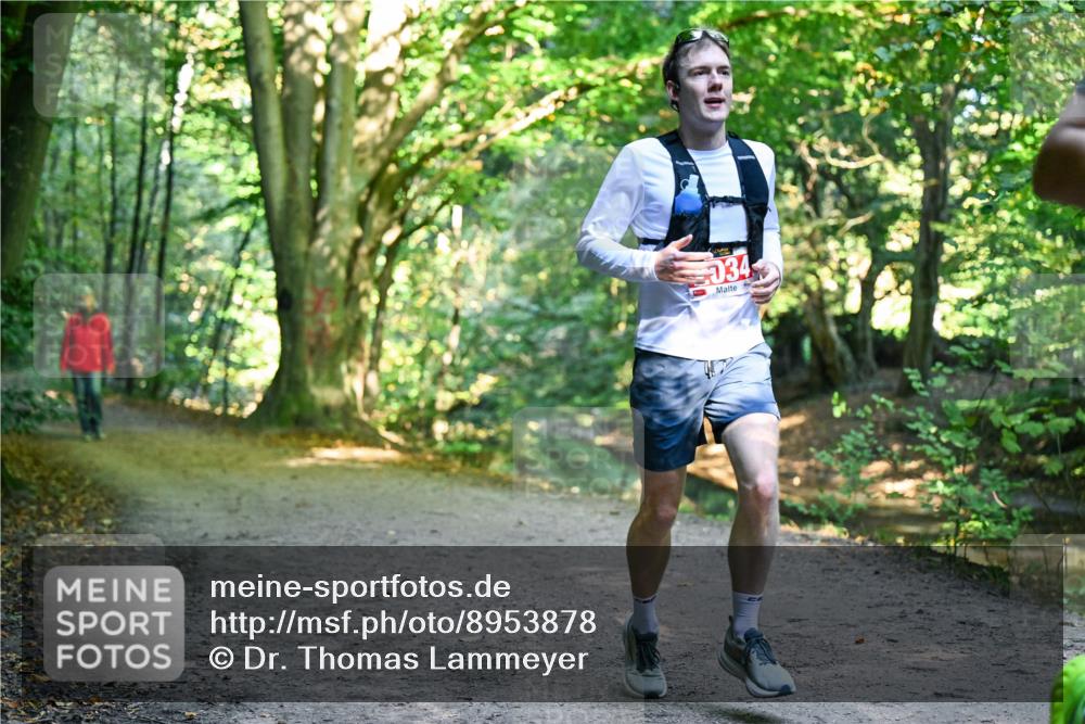 28.09.2025 - 33. Volkslauf durch das schöne Alstertal Dr. Thomas Lammeyer http://msf.ph/oto/8953878 28.09.2025 10:37:08 Laufen 034 meine-sportfotos.de