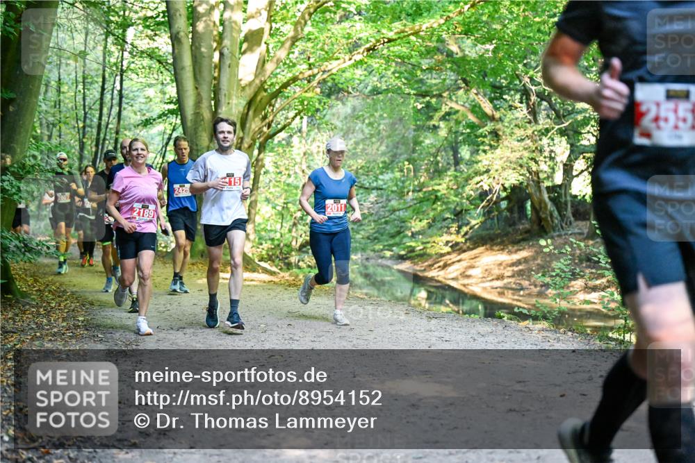 28.09.2025 - 33. Volkslauf durch das schöne Alstertal Dr. Thomas Lammeyer http://msf.ph/oto/8954152 28.09.2025 10:38:01 Laufen 2607, 2189, 2425, 2011, 255 meine-sportfotos.de