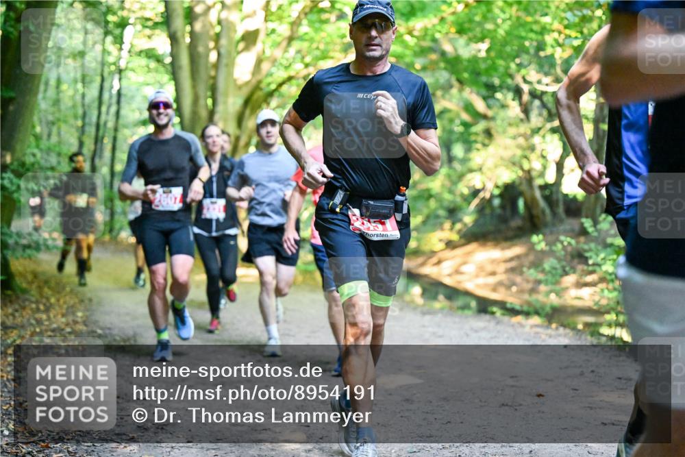 28.09.2025 - 33. Volkslauf durch das schöne Alstertal Dr. Thomas Lammeyer http://msf.ph/oto/8954191 28.09.2025 10:38:05 Laufen  meine-sportfotos.de