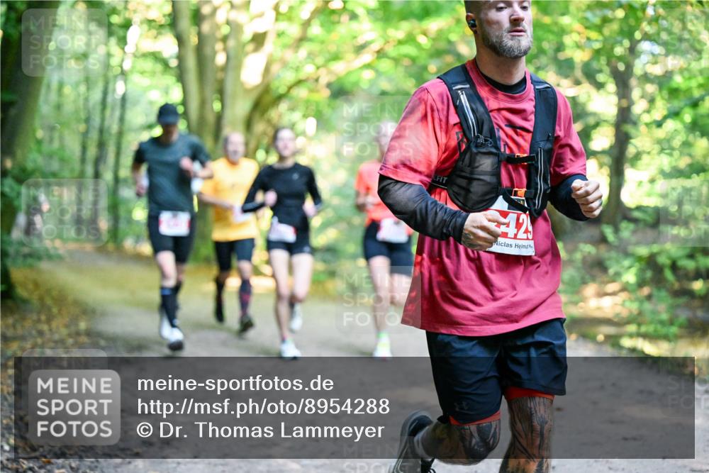 28.09.2025 - 33. Volkslauf durch das schöne Alstertal Dr. Thomas Lammeyer http://msf.ph/oto/8954288 28.09.2025 10:38:20 Laufen 42 meine-sportfotos.de