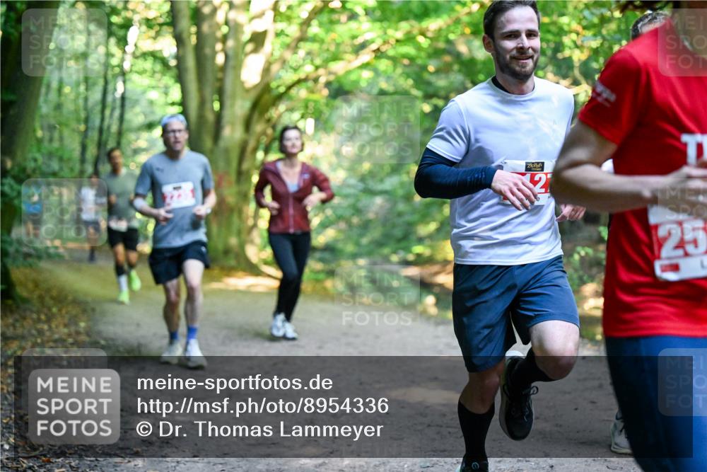 28.09.2025 - 33. Volkslauf durch das schöne Alstertal Dr. Thomas Lammeyer http://msf.ph/oto/8954336 28.09.2025 10:38:30 Laufen 2, 25 meine-sportfotos.de