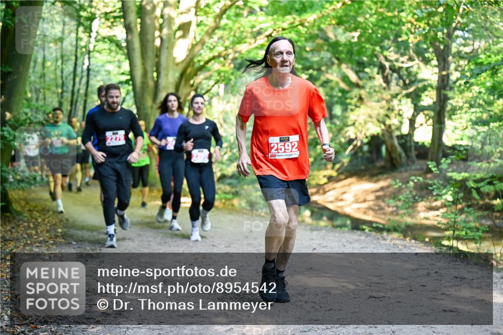 28.09.2025 - 33. Volkslauf durch das schöne Alstertal Dr. Thomas Lammeyer http://msf.ph/oto/8954542 28.09.2025 10:38:58 Laufen 2592 meine-sportfotos.de