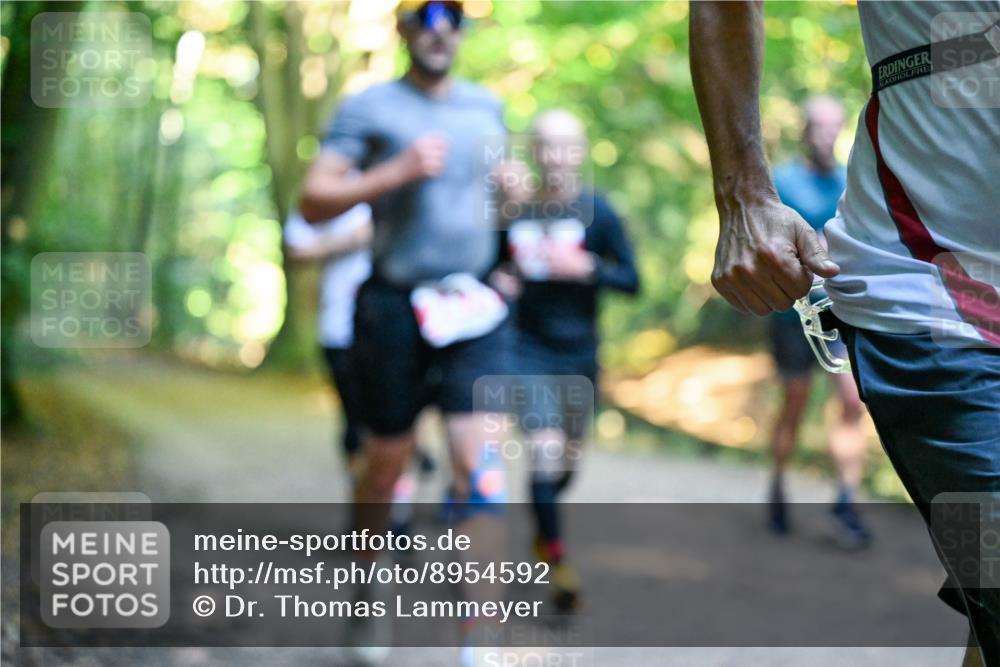 28.09.2025 - 33. Volkslauf durch das schöne Alstertal Dr. Thomas Lammeyer http://msf.ph/oto/8954592 28.09.2025 10:39:07 Laufen  meine-sportfotos.de