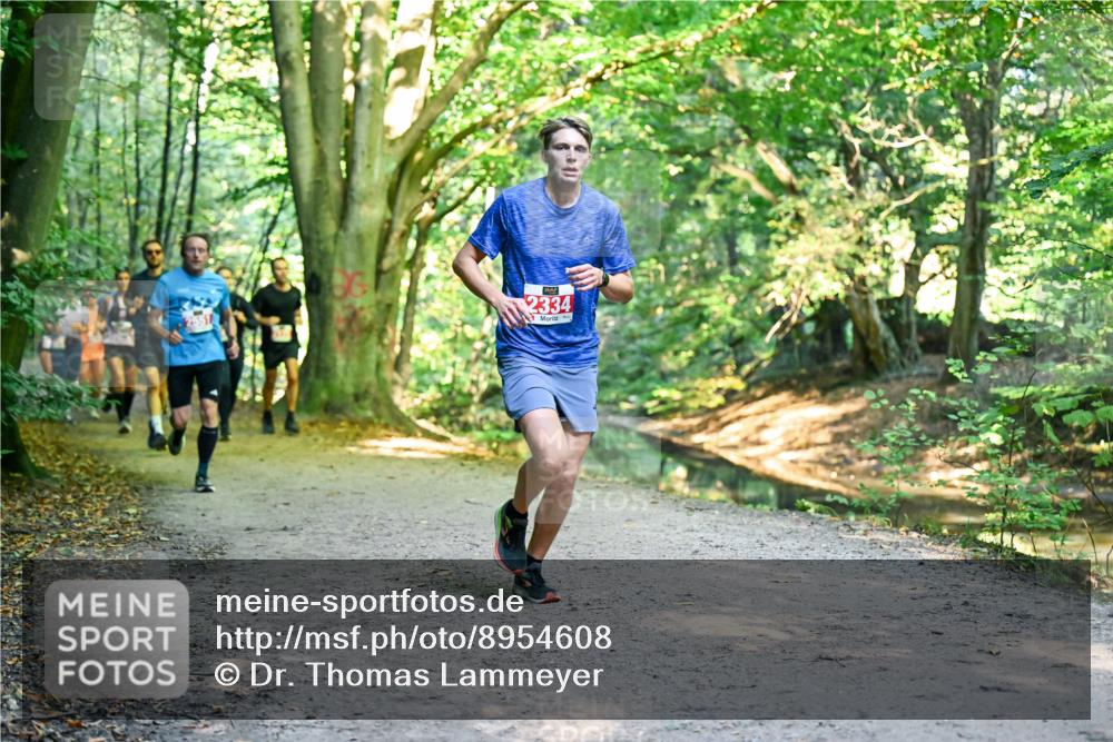 28.09.2025 - 33. Volkslauf durch das schöne Alstertal Dr. Thomas Lammeyer http://msf.ph/oto/8954608 28.09.2025 10:39:16 Laufen 2334 meine-sportfotos.de