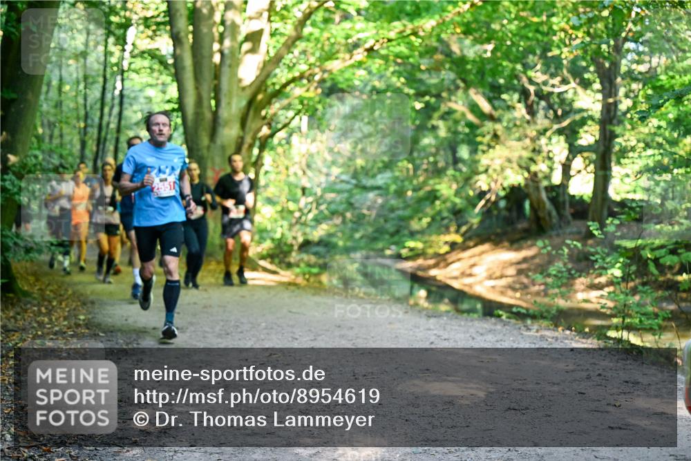 28.09.2025 - 33. Volkslauf durch das schöne Alstertal Dr. Thomas Lammeyer http://msf.ph/oto/8954619 28.09.2025 10:39:17 Laufen  meine-sportfotos.de