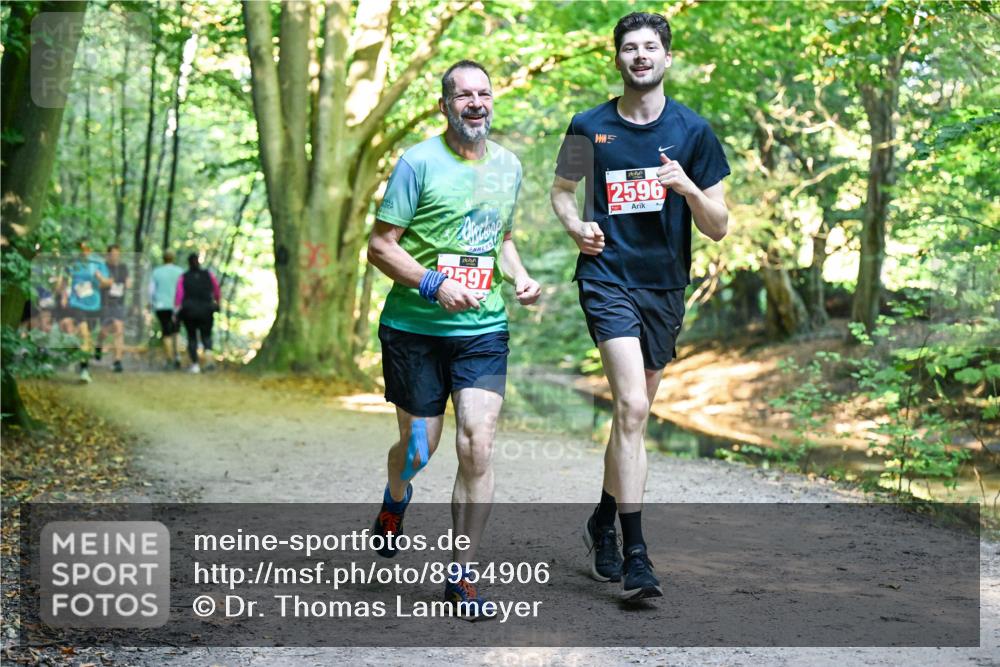 28.09.2025 - 33. Volkslauf durch das schöne Alstertal Dr. Thomas Lammeyer http://msf.ph/oto/8954906 28.09.2025 10:40:06 Laufen 597, 2596, 1 meine-sportfotos.de