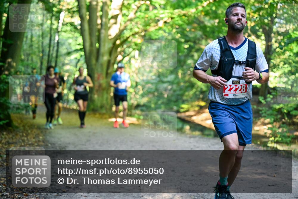 28.09.2025 - 33. Volkslauf durch das schöne Alstertal Dr. Thomas Lammeyer http://msf.ph/oto/8955050 28.09.2025 10:40:35 Laufen 2228 meine-sportfotos.de